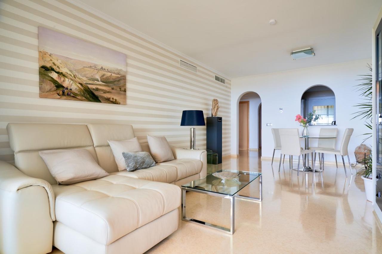 Neptuno Malaga Apartamento De Lujo รินกอนเดลาวิกตอเรีย ภายนอก รูปภาพ