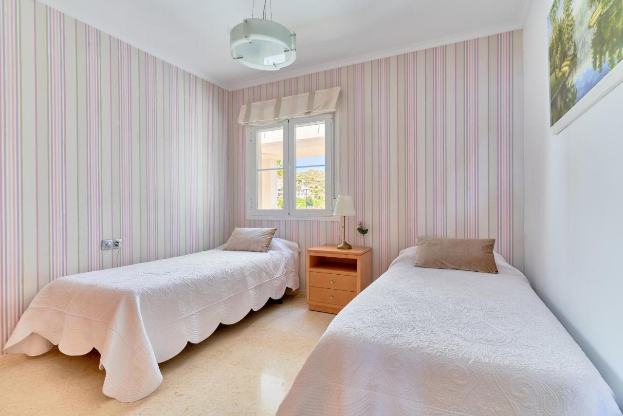 Neptuno Malaga Apartamento De Lujo รินกอนเดลาวิกตอเรีย ภายนอก รูปภาพ
